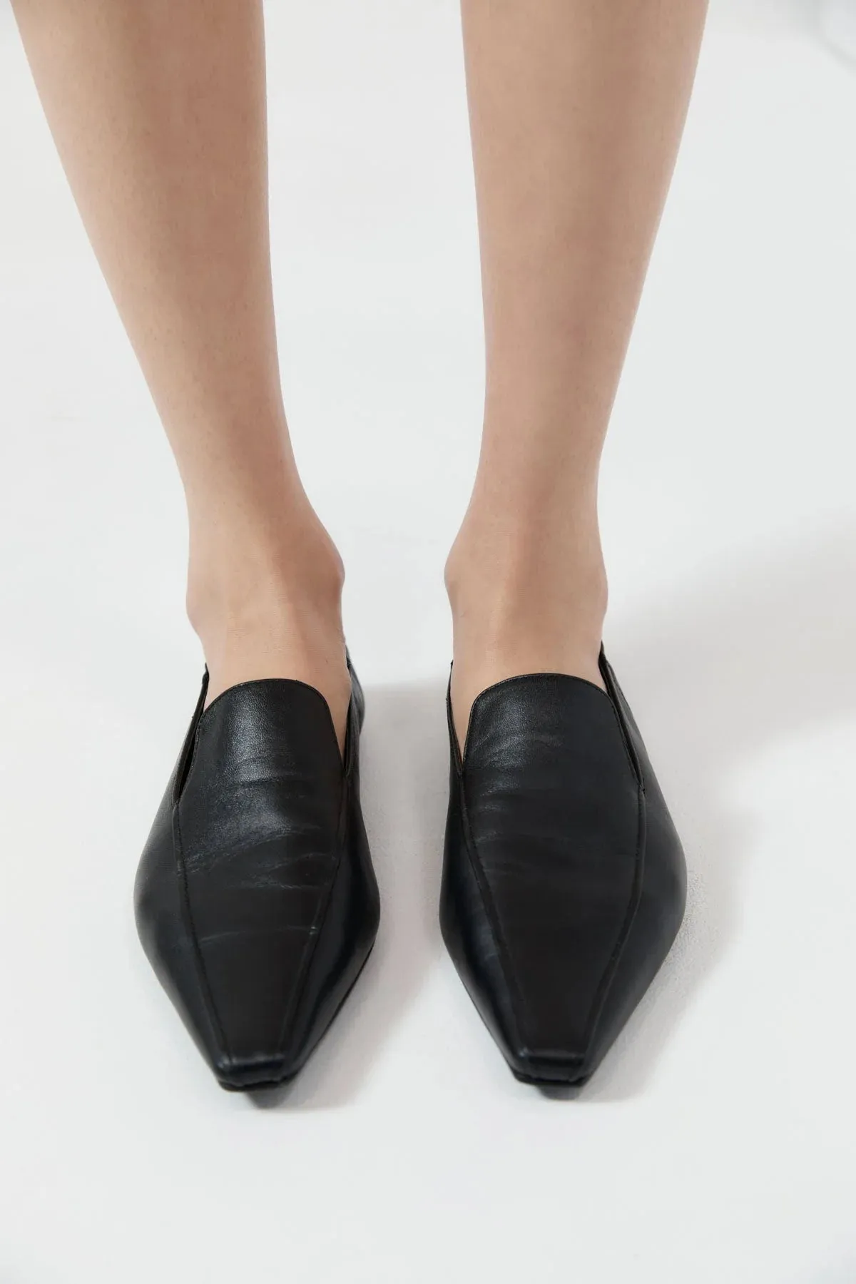 Flat Loafer in Black